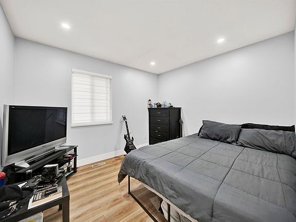 5th image of 1953 158a St