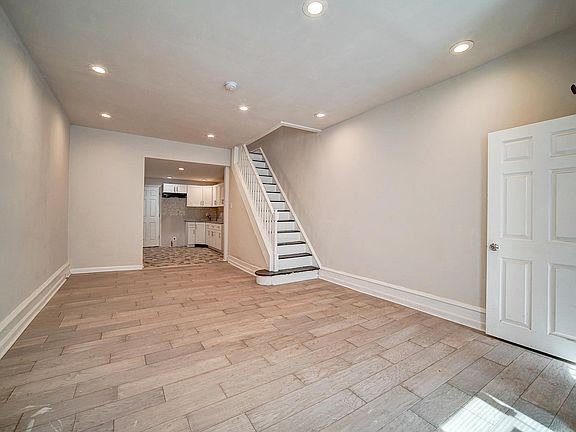 4th image of 2841 N 27th St #16