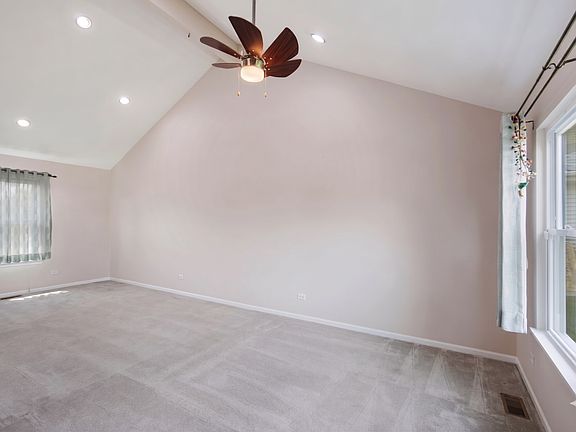 4th image of 1413 Skylark Ln