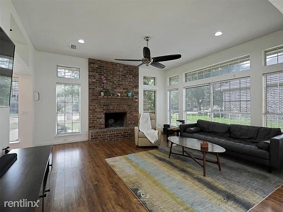3rd image of 1812R Waterwood Dr