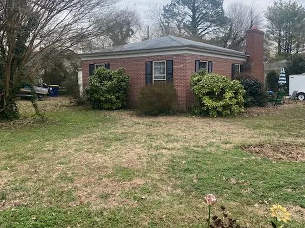 5 Division St, Onancock, VA 23417