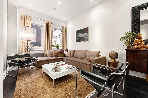 Sold by Compass | media 2