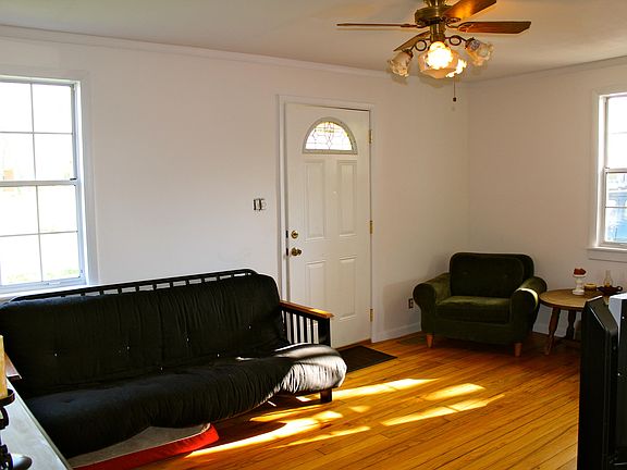 5th image of 3703 NE Fairmont Blvd