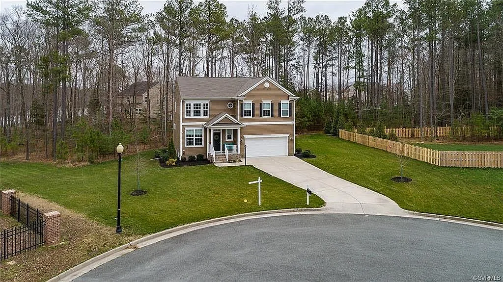 4007 Island Park Ct — Photo 2