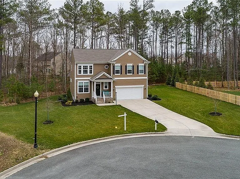 4007 Island Park Ct — Photo 2