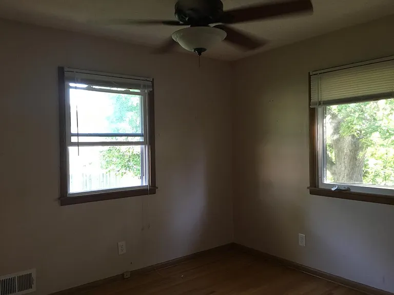 Upstairs befroom