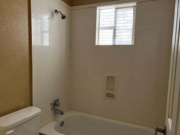 5th image of 512 W Green Ave #2