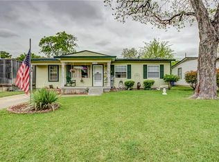 2555 Hearthstone Dr, Farmers Branch, TX 75234