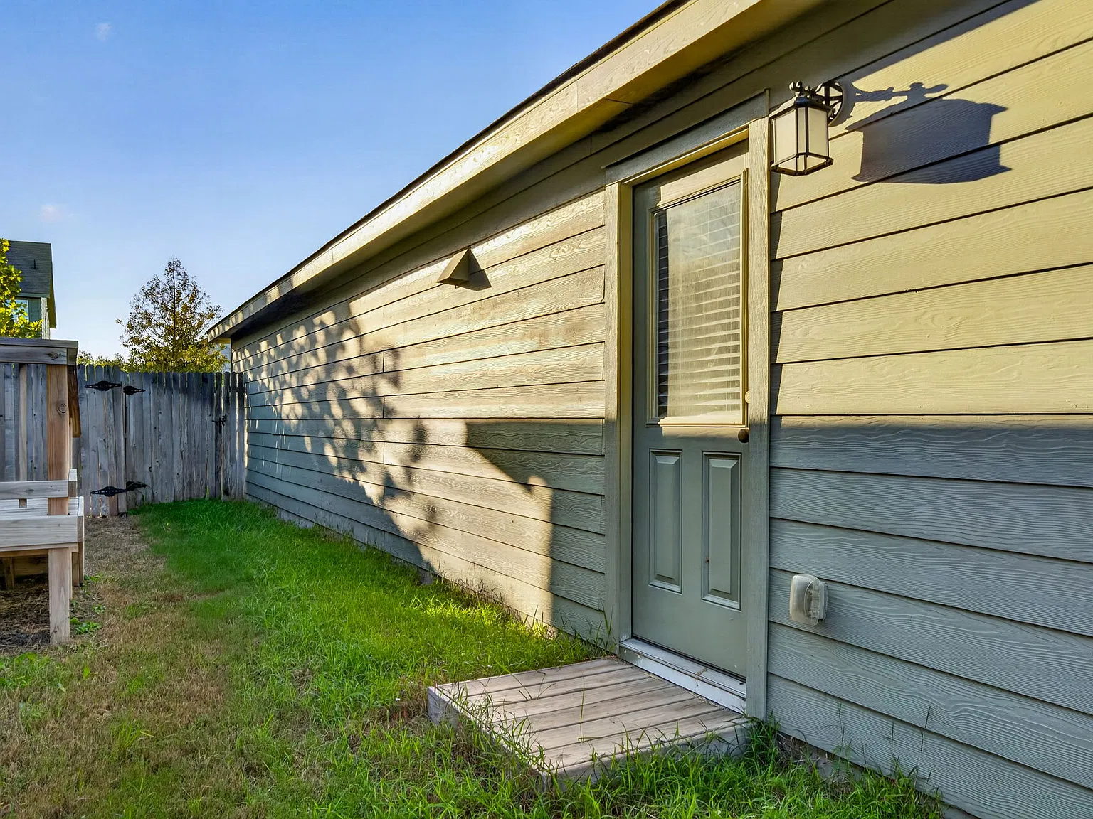 3 bed, 1440 sqft, $1,600 — Photo 3