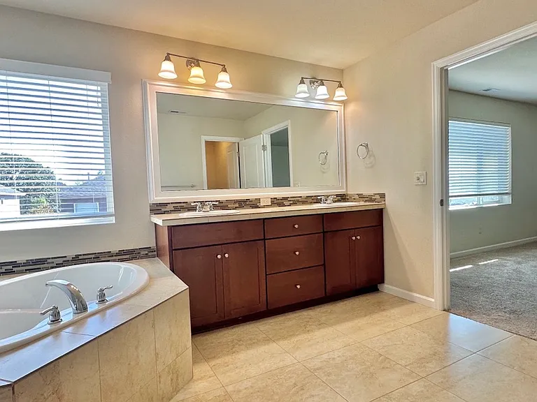 2671 Laura Vista Dr NW — Photo 7