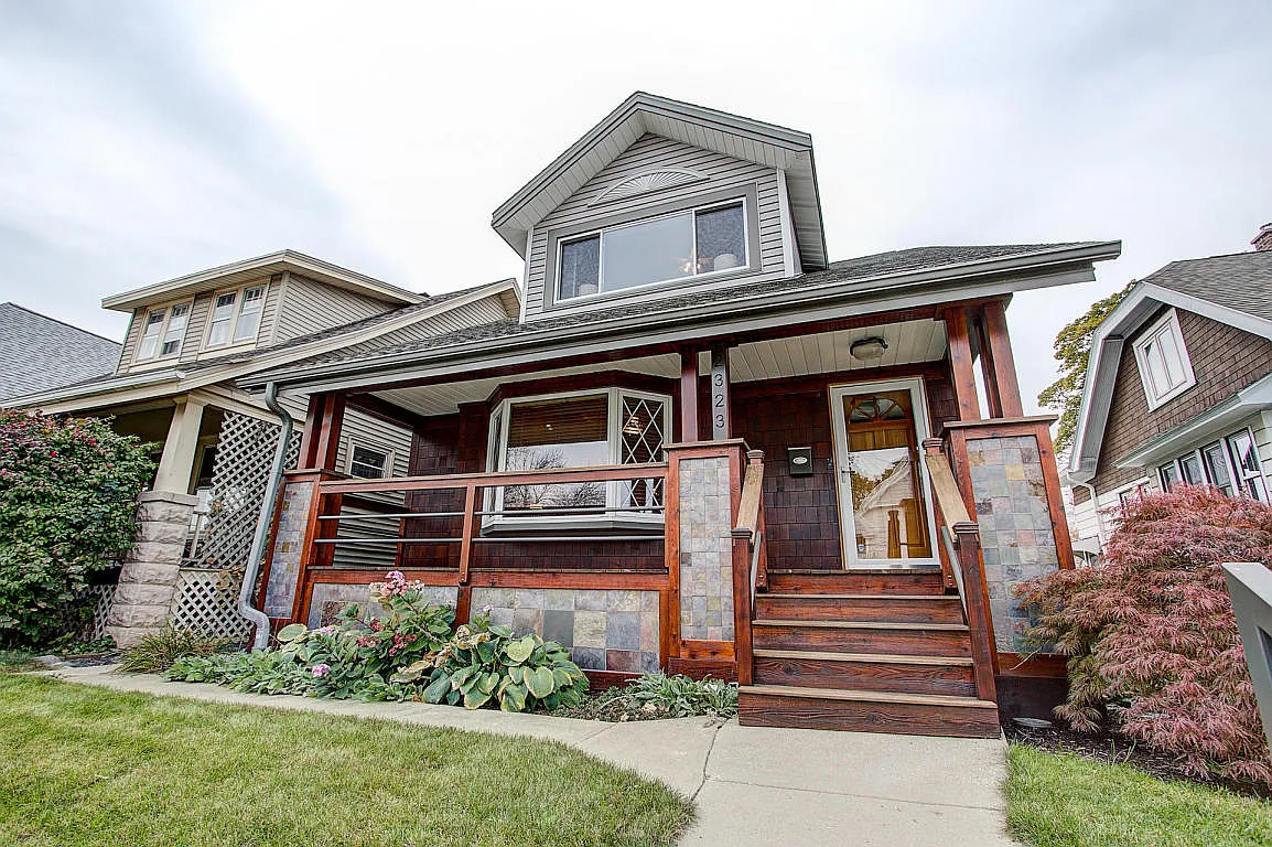 2323 E Euclid Ave photo 1