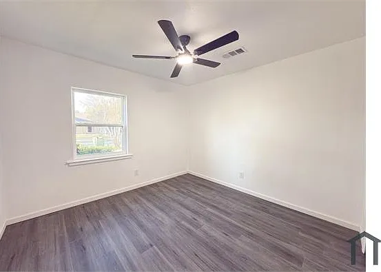 418 Clover Ln — Photo 18