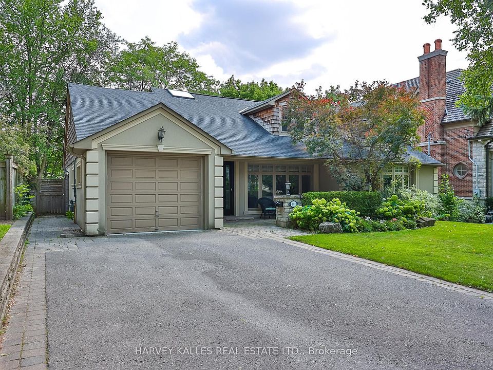 1st image of 107 Stratford Cres