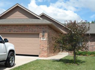 2010 N Springbrook St, Andover, KS 67002