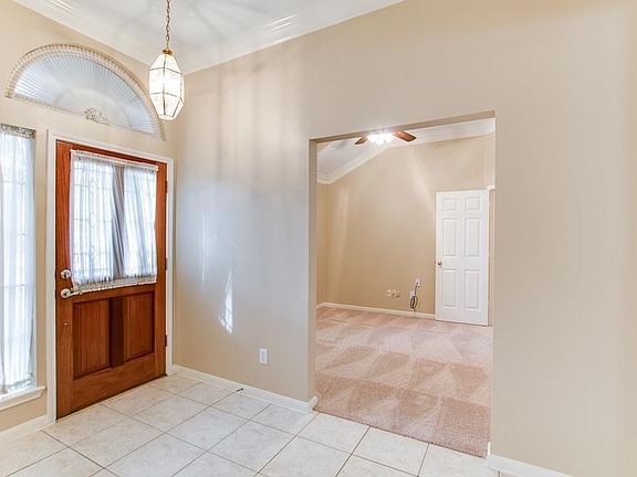 3rd image of 11818 Lakewood Trl