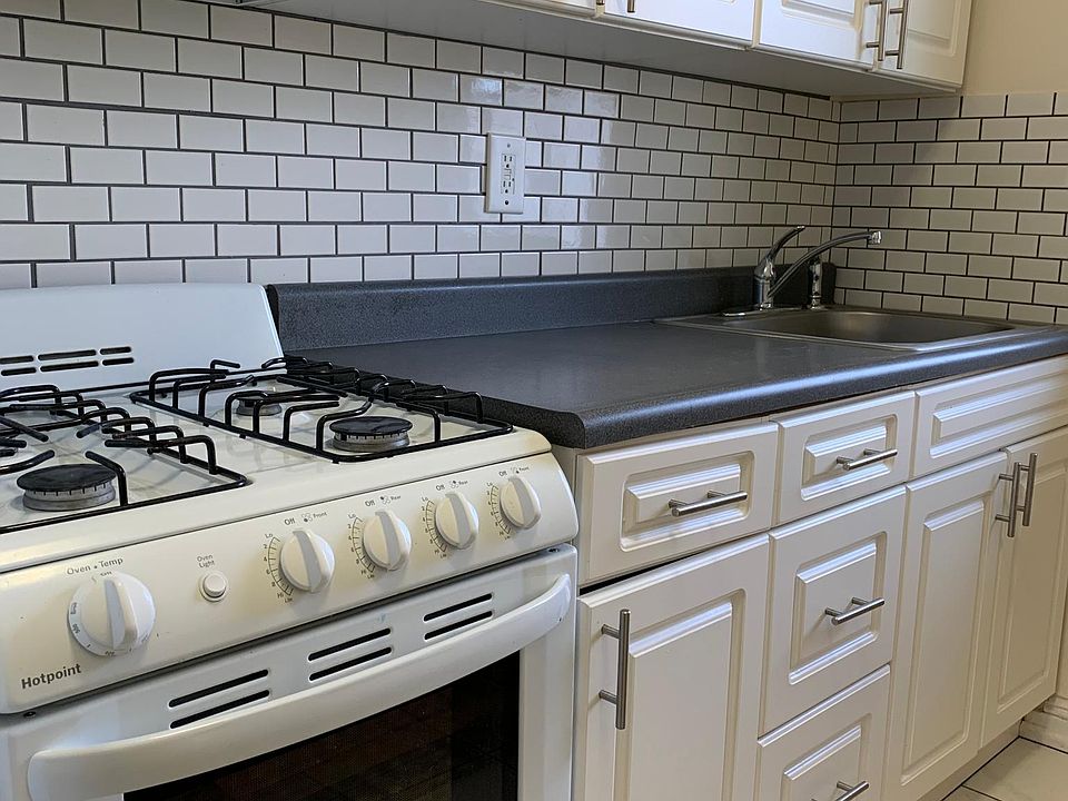 1st image of 69 Orchard St #3