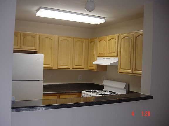 Breakfast Bar opens to Kitchen