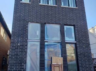 1216 W Wellington Ave, Chicago, IL 60657