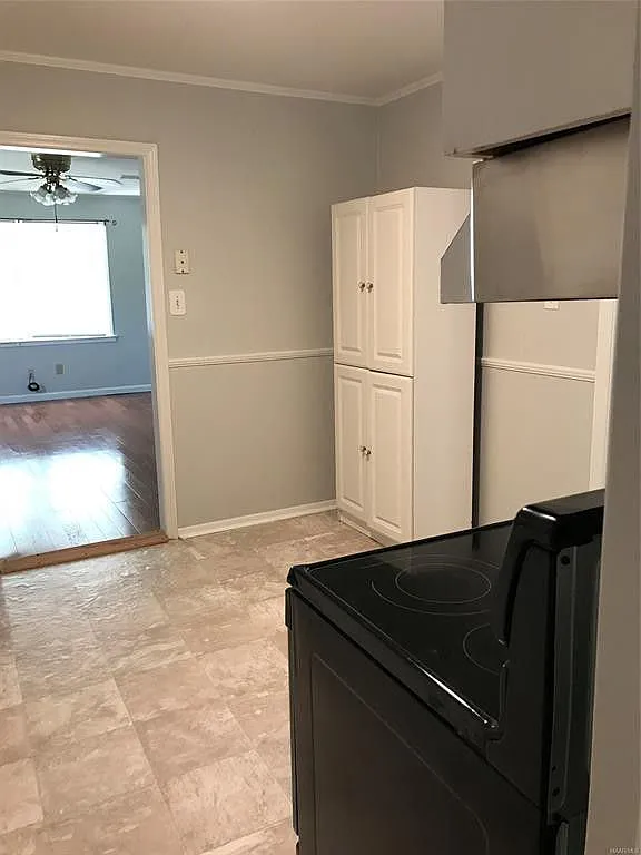 1117 Karen Road - 1 — Photo 3