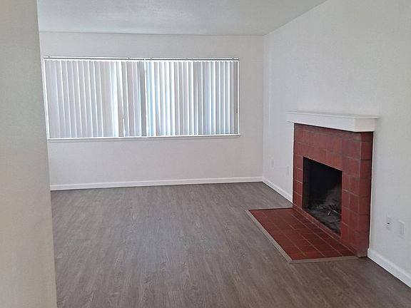 3rd image of 4410 Mount Herbert Ave