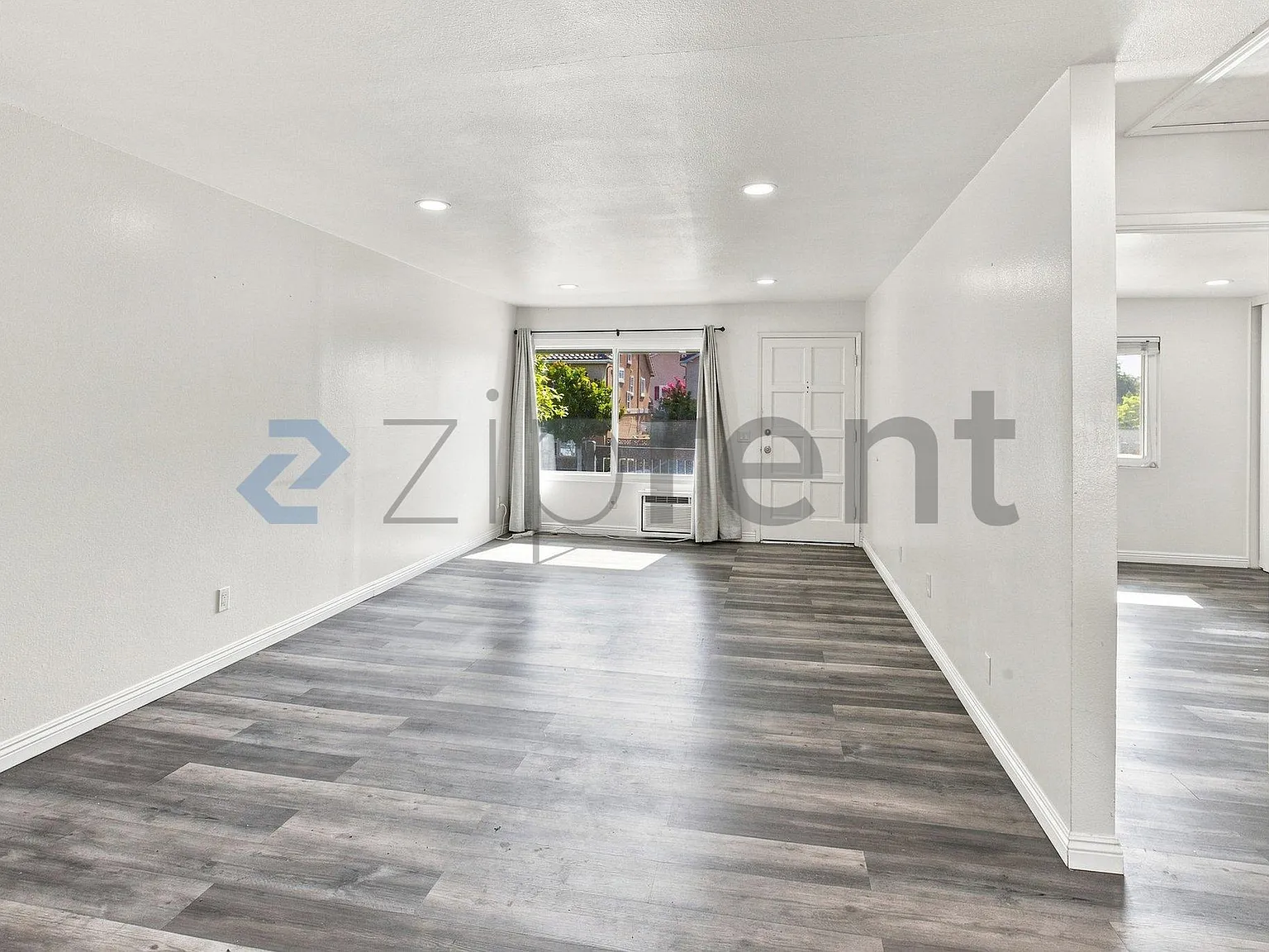 2 bed, 825 sqft, $2,445 — Photo 2