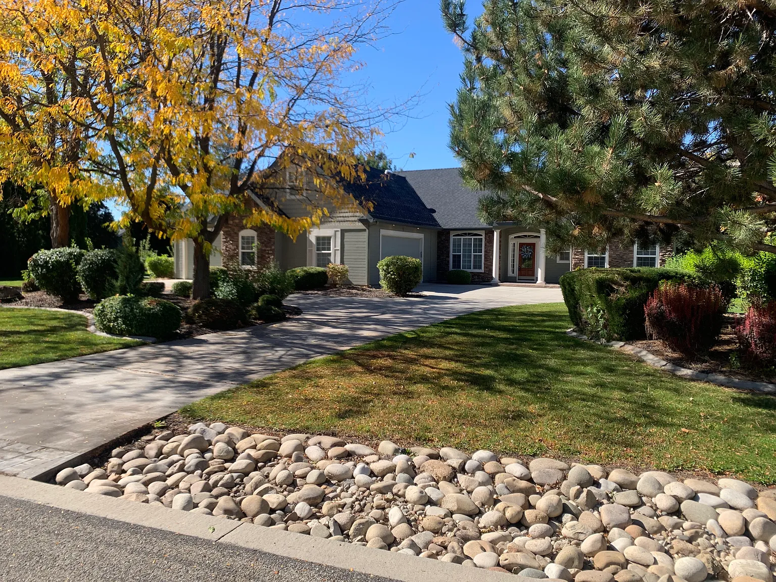 191 N Cove Colony Way — Photo 2