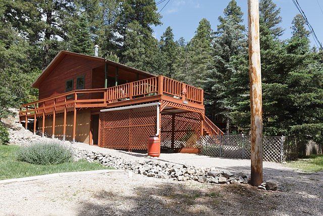 1st image of 202 Woodlands Way