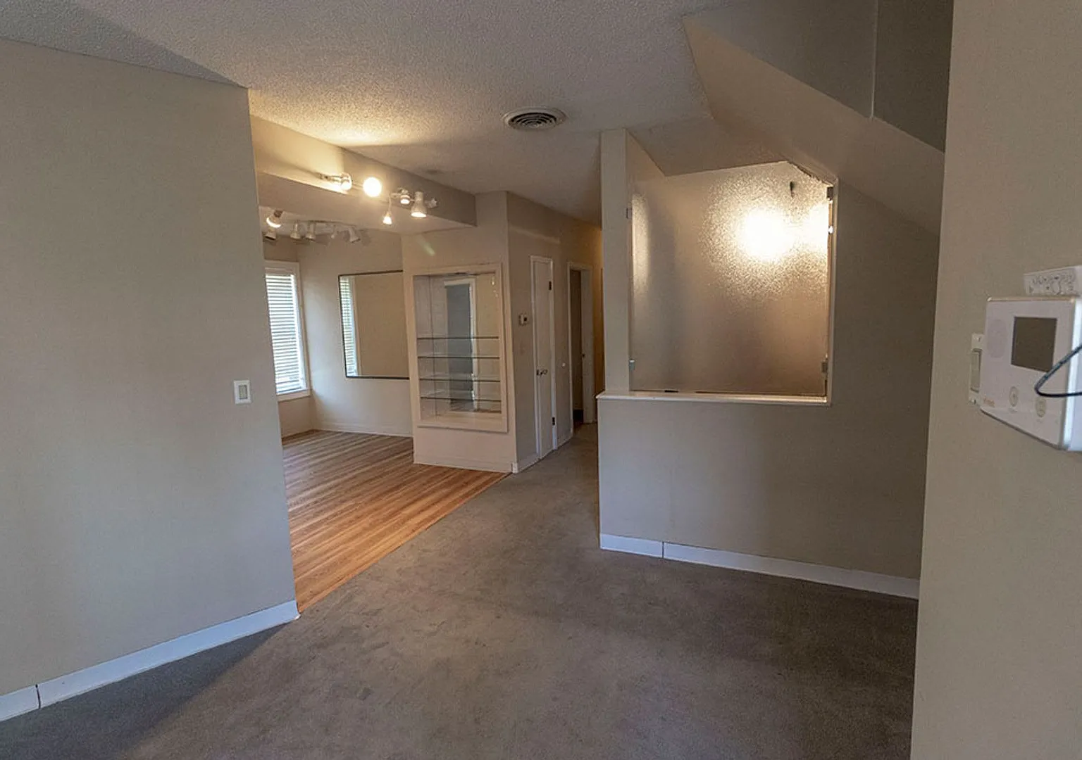 Urban Oasis: Luxurious Downtown Living Awaits You! — Photo 3