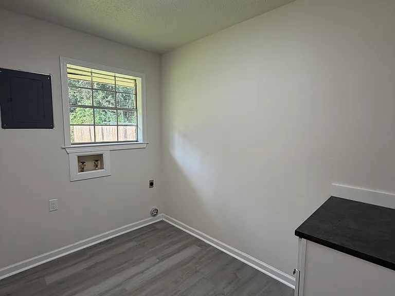 219 Wildwood Dr — Photo 16