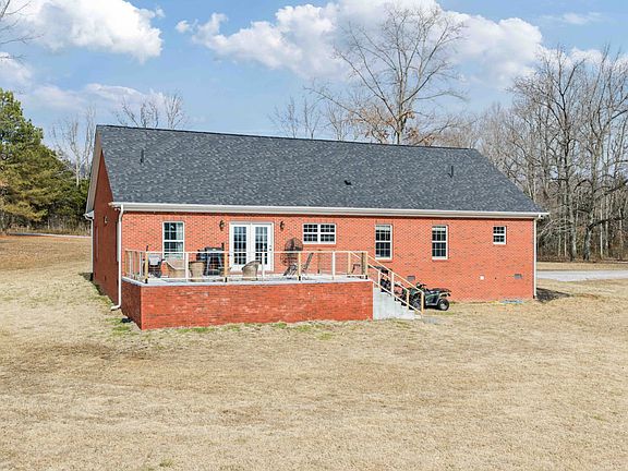 3rd image of 656 Osement Rd