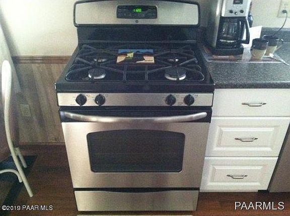 4th image of 872 Glade Dr