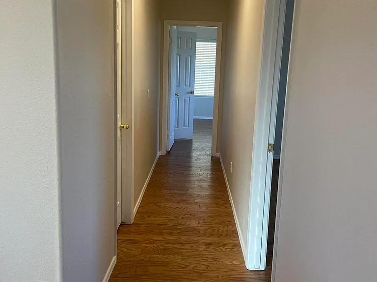 12527 N 57th Ave — Photo 15