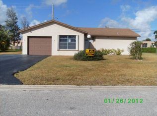 6105 Rainbow Cir, Greenacres, FL 33463
