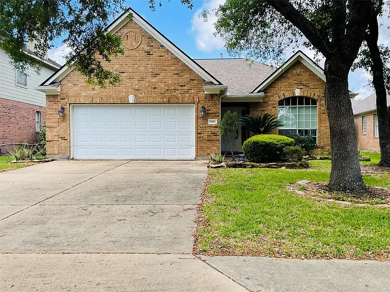 20910 Medallion Pointe Dr — Photo 2