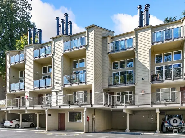 2933 76th Avenue SE #11B, Mercer Island, WA 98040