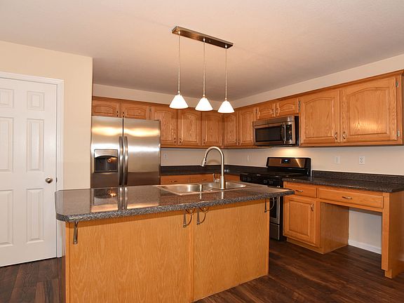3rd image of 27 Birch Cir
