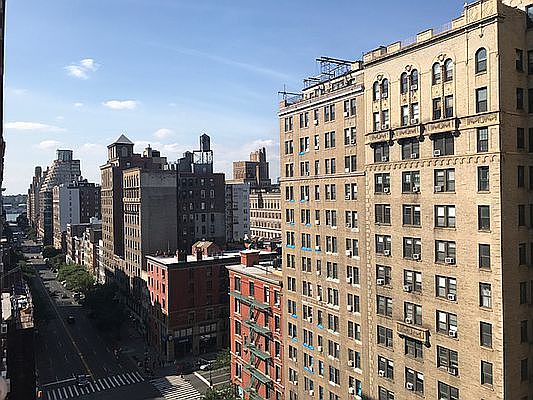 4th image of 42 W 72nd St APT 11B