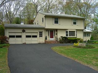 144 Linden Dr, Kingston, RI 02881