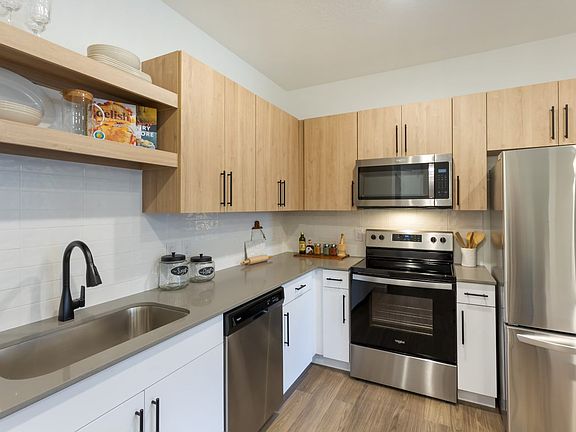 5th image of 13129 S Tower Ridge Dr Unit F203