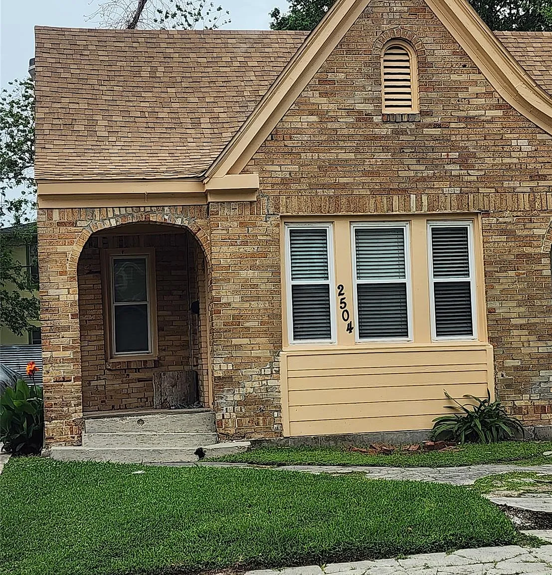 1 bed, 1.0 bath, 792 sqft, $998 — Photo 1