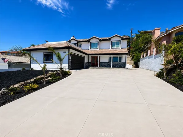 22896 San Joaquin Dr E, Canyon Lake, CA 92587