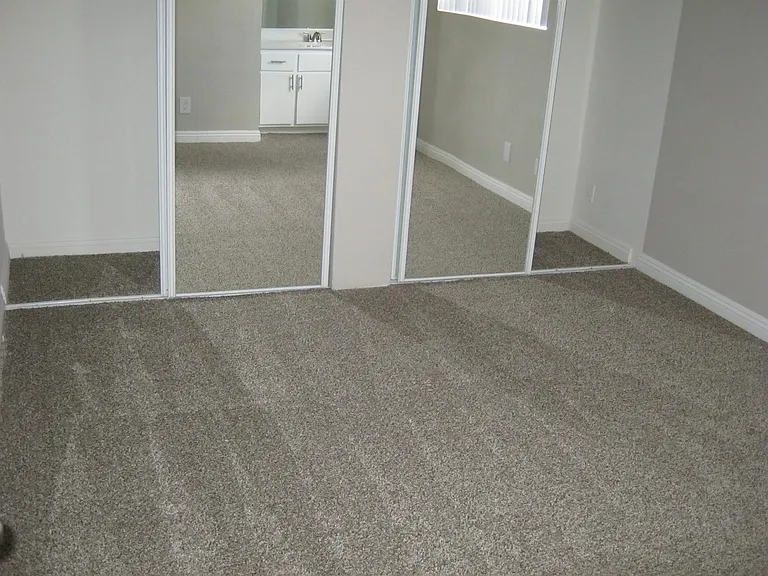 Ramona Apartments — Photo 9