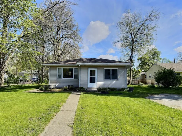 203 E Indiana St, Kouts, IN 46347
