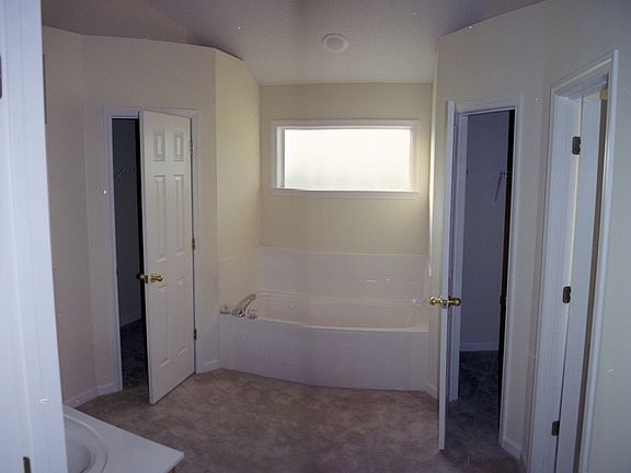 Jacuzzi tub Master Bedroom