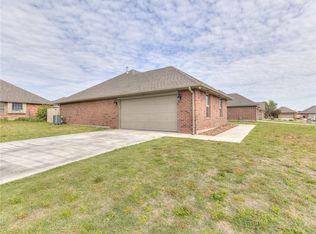 329 Falling Leaf Ter, Moore, OK 73160