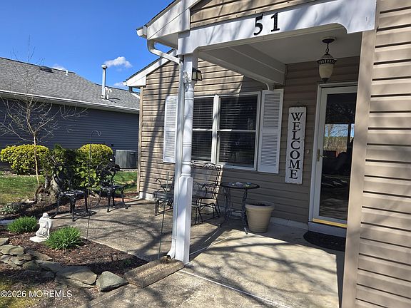 2nd image of 51 Nautilus Dr