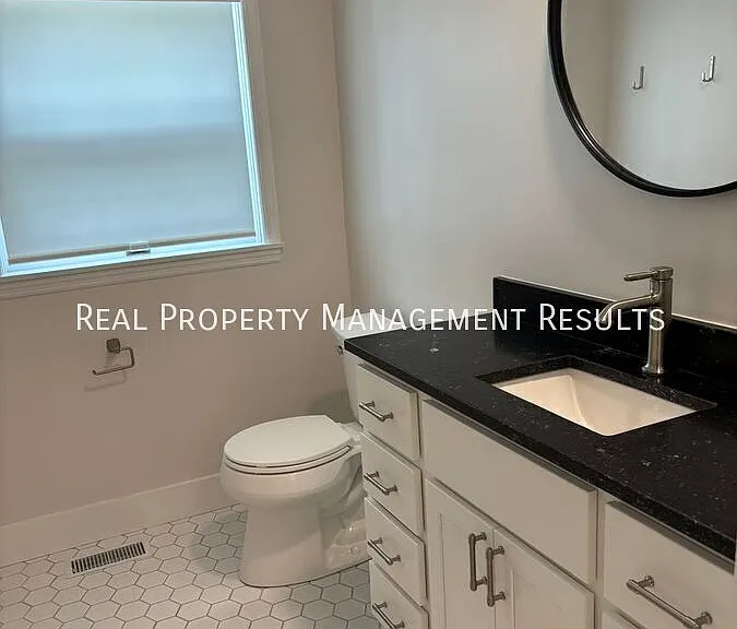 402 W Jennings St — Photo 14