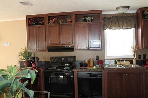 5th image of 381 Meadow View Dr