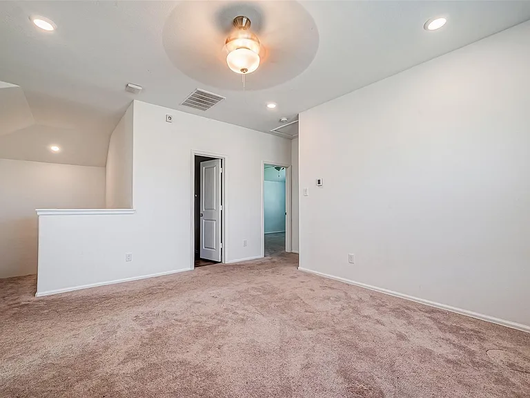 7603 Rainy Valley Ln — Photo 12