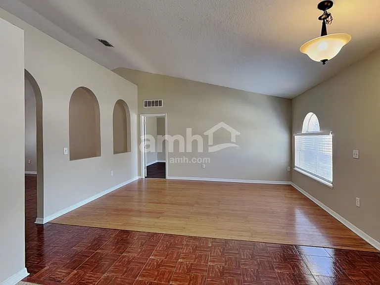 5498 Cougar Park Ct — Photo 9